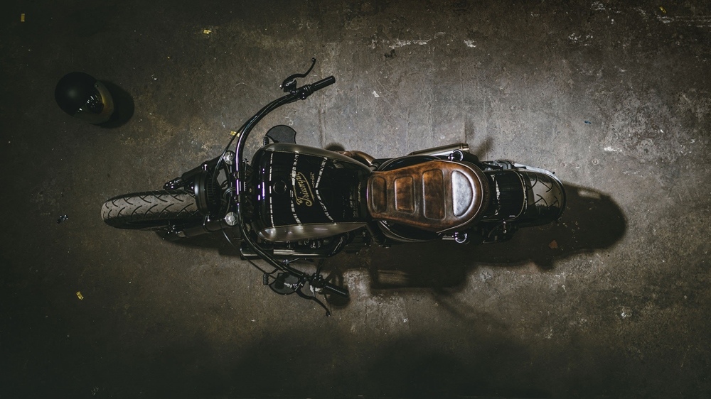 Gasoline Motor Co.: боббер Triumph Rocket III