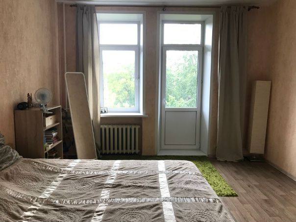 Ребятки, с 10 августа сдается однокомнатная квартира в сталинской пятиэтажке. 45 кв.м. Октябрьское поле, метро 5 мин. Окна в тихий и благоустроенный двор, балкон, вся необходимая мебель и техника. Отличный хозяин, 33 т.р плюс 1300 в среднем за электричество/воду/интернет. Предпочтение пары. На долгий срок.<br> Кузьмин - фото Фото: Ребятки, с 10 августа сдается однокомнатная квартира в сталинской пятиэтажке. 45 кв.м. Октябрьское поле, метро 5 мин. Окна в тихий и благоустроенный двор, балкон, вся необходимая мебель и техника. Отличный хозяин, 33 т.р плюс 1300 в среднем за электричество/воду/интернет. Предпочтение пары. На долгий срок.<br> Кузьмин