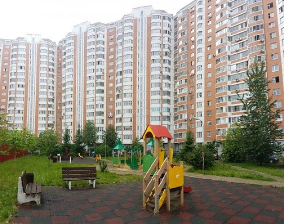 Фото: С 1 ноября сдается отдельная комната (11.6 кв.м.) в 2-х комнатной квартире ст.метро Печатники. <br>Всего в квартире нас будет трое девушек. Арендная плата вместе с ку - 16 тыс. руб. <br>Дом находится в 10-ти минутах от метро, рядом магазины Пятерочка, Лента, Магнит. <br>Ищем хорошую, ответственную, дружелюбную, работающую соседку (до 32 лет), гарантирующую своевременную оплату и проживание на длительный период. <br>По всем интересующим вопросам обращаться в ЛС.