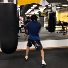 Zabit Magomedsharipov on Instagram: “. Утренняя тренировка с @mansur_uchakaev_dfteam @mansur_uchakaev_dfteam @bambathanov.m 👊🏽👊🏽👊🏽. . #dfteam #mma ...