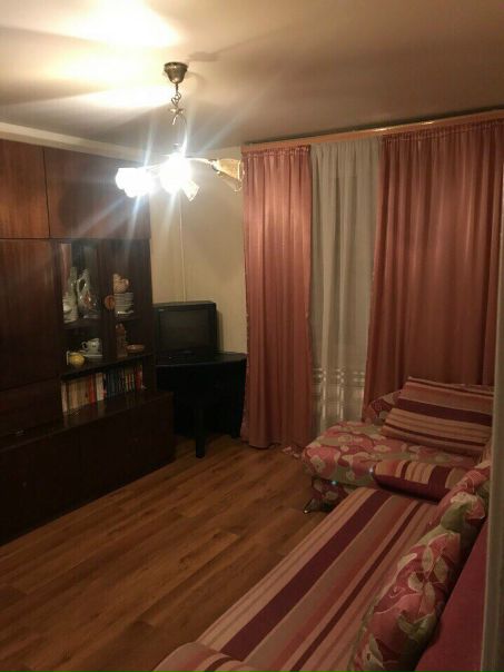 Фото: Сдам изолированную комнату 18м2 в снимаемой мной 2х комнатной квартире. В пешей доступности от м.Щелковская.<br>Косметический ремонт. <br>Стоимость: 17 500р.