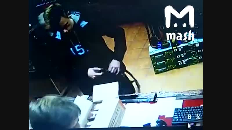 Росляков покупает патроны