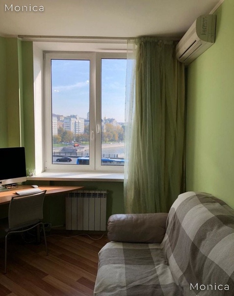 Сдается светлая и уютная квартира в деловом центре Москвы на Садовом кольце с отличной транспортной доступностью (11 минут пешком от м. Павелецкая, 13 от Марксисткой и 14 от Таганской). Две раздельные комнаты: спальня с широкой двухместной кроватью (180 см) и выходом на балкон и комнатой с раскладывающимся диваном и рабочим столом (можно использовать как под детскую, так и под рабочий кабинет). Отдельная просторная кухня со всей необходимой техникой, в том числе посудомоечной машиной и напольным кулером для воды. Окна расположены на солнечной стороне с потрясающим видом на Москву-реку. Из коммунальных платежей необходимо оплачивать только электричество по счетчику (около 1500 руб./мес. и интернет по выбранному тарифу), остальное включено в арендную плату. Можно с детьми и небольшими животными. Готова к заселению с 21 октября.<br>Без комиссии!<br>Подробнее на - фото Фото: Сдается светлая и уютная квартира в деловом центре Москвы на Садовом кольце с отличной транспортной доступностью (11 минут пешком от м. Павелецкая, 13 от Марксисткой и 14 от Таганской). Две раздельные комнаты: спальня с широкой двухместной кроватью (180 см) и выходом на балкон и комнатой с раскладывающимся диваном и рабочим столом (можно использовать как под детскую, так и под рабочий кабинет). Отдельная просторная кухня со всей необходимой техникой, в том числе посудомоечной машиной и напольным кулером для воды. Окна расположены на солнечной стороне с потрясающим видом на Москву-реку. Из коммунальных платежей необходимо оплачивать только электричество по счетчику (около 1500 руб./мес. и интернет по выбранному тарифу), остальное включено в арендную плату. Можно с детьми и небольшими животными. Готова к заселению с 21 октября.<br>Без комиссии!<br>Подробнее на