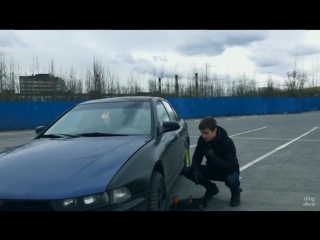 Вскрытие авто при помощи домкрата
