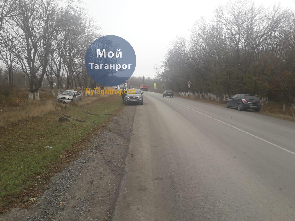 Под Таганрогом в результате опрокидывания пострадала 24-летняя автоледи на «Ладе Гранте» Под Таганрогом в результате опрокидывания пострадала 24-летняя автоледи на «Ладе Гранте»