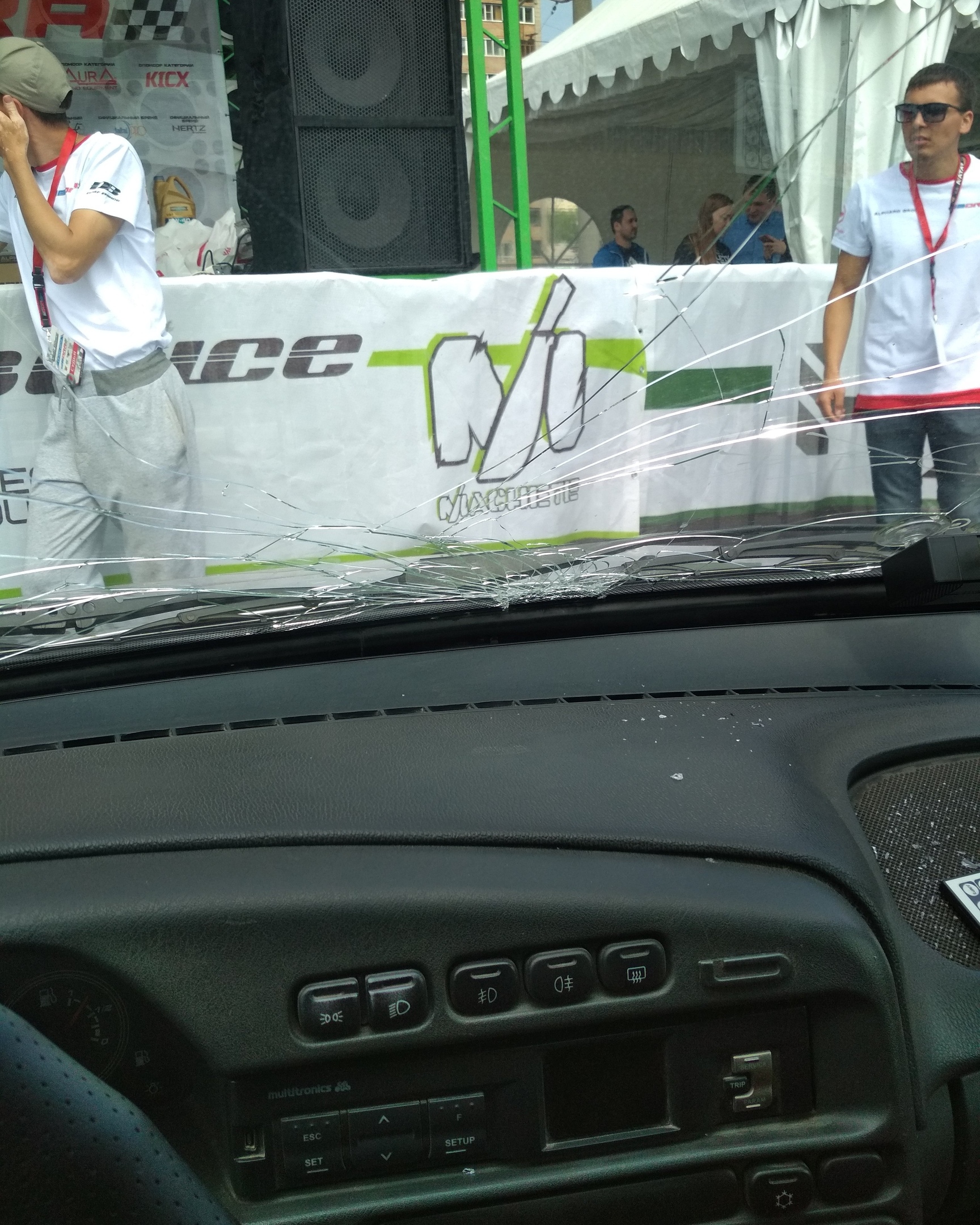 93lXT16r6fc.jpg