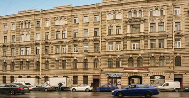 Фото: Сдаётся комната в коммунальной квартире в центре Санкт-Петербурга <br>Ближайшее метро: <br>Звенигородская<br>Пушкинская<br>Лиговский проспект <br>17 кв.м <br>За подробностями в личные сообщения ! <br>Репост приветствуется  <br><br>#сдамкомнату #сдамкомнатуспб #сдамкомнатусанктпетербург #арендаспб