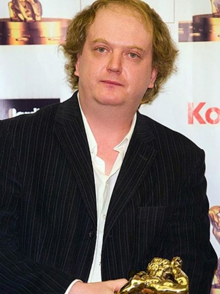 actor Фёдор Стуков. Фёдор Викторович Стуков (17 сентября 1972, Москва) - российский актёр и кинорежиссёр. Биография. Родился в семье, никак не связанной с творчеством и искусством. В детстве