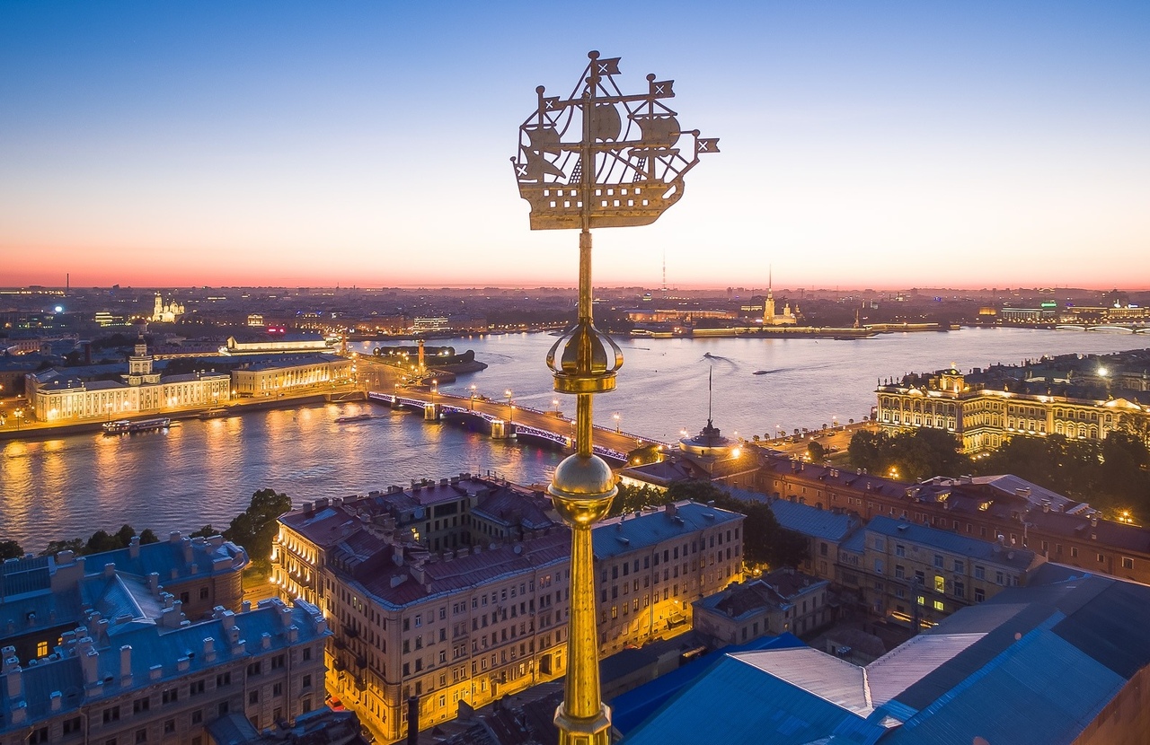 0miLsEpWm_c Сенатская площадь в Санкт-Петербурге.