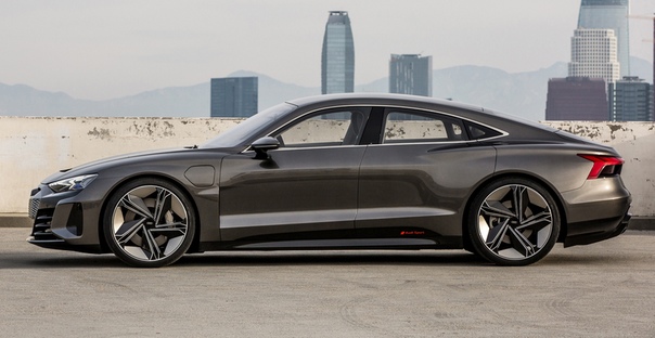 Седан Audi e-tron GT: будущий родственник Тайкана Фото: компания AudiПока это лишь концепт-кар, представленный на автосалоне в Лос-Анджелесе, но именно таким будет третий электромобиль марки