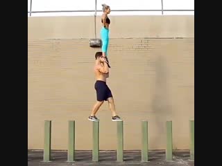 Strength of Body. Парень, который умеет носить девушек на руках, при этом отлично держит баланс