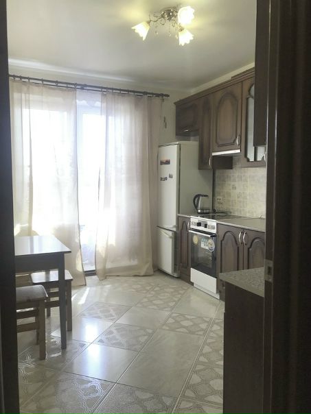м. Бибирево, ул. Костромская, д. 6 <br> <br>12 этажей, панельный <br>1-комнатная квартира <br>31 метр общая площадь <br> <br>30000 + счетчики<br><br>Залог 0,5 мес <br> <br>Описание: <br>Сдается на долгий срок, по договору найма. Фото соответствуют, все есть по мебели и по технике, в этом году делалась косметика, мебель частично заменена для комфортного проживания новых постояльцев, так что никаких запахов и изъянов нет, дома приятно находиться. Ищу жильцов славян, которые будут поддерживать все в первоначальном виде. Украинцев, белорусов тоже рассматриваю. В квартире не курить. Состав не важен. Санузел совмещенный, с ванной, фото нет, тк на момент фотографирования был ремонт, сейчас там все хорошо.<br><br>ВК НЕ (!) отвечаю, звоните по 89067910130<br>С агентами и посредниками НЕ сотрудничаю. - фото Фото: м. Бибирево, ул. Костромская, д. 6 <br> <br>12 этажей, панельный <br>1-комнатная квартира <br>31 метр общая площадь <br> <br>30000 + счетчики<br><br>Залог 0,5 мес <br> <br>Описание: <br>Сдается на долгий срок, по договору найма. Фото соответствуют, все есть по мебели и по технике, в этом году делалась косметика, мебель частично заменена для комфортного проживания новых постояльцев, так что никаких запахов и изъянов нет, дома приятно находиться. Ищу жильцов славян, которые будут поддерживать все в первоначальном виде. Украинцев, белорусов тоже рассматриваю. В квартире не курить. Состав не важен. Санузел совмещенный, с ванной, фото нет, тк на момент фотографирования был ремонт, сейчас там все хорошо.<br><br>ВК НЕ (!) отвечаю, звоните по 89067910130<br>С агентами и посредниками НЕ сотрудничаю.