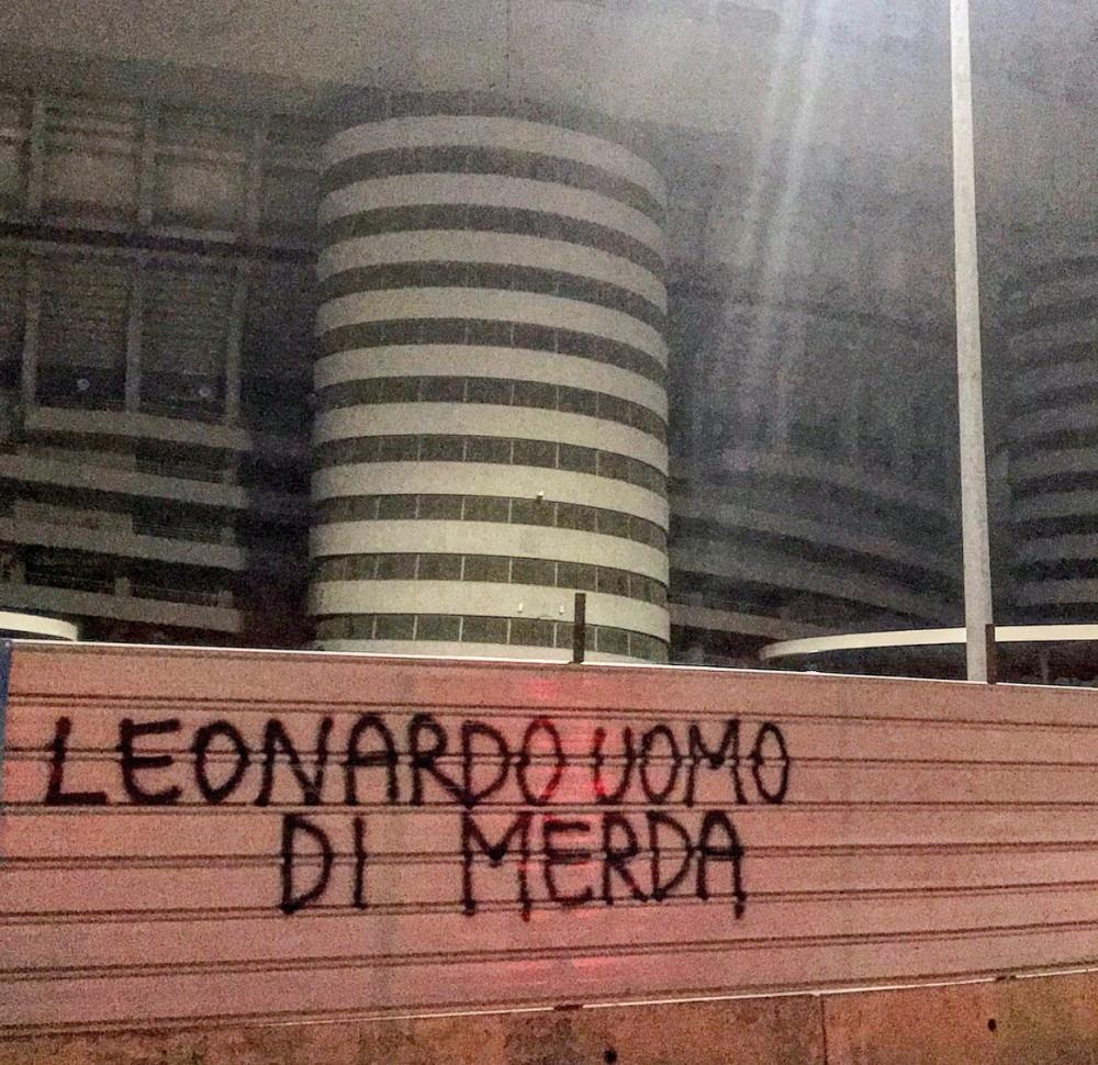 vxw2__aPeeo.jpg