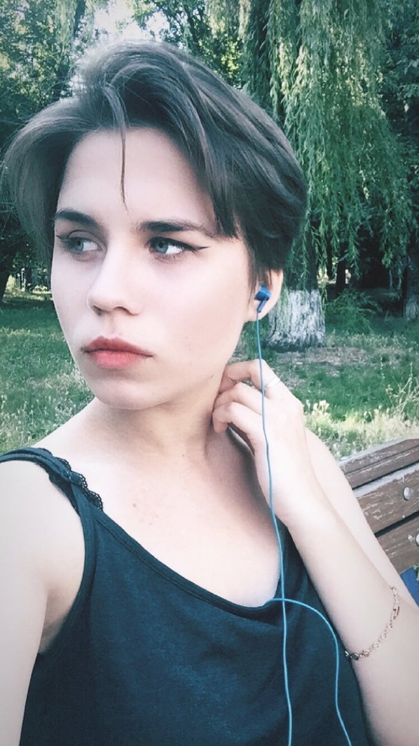 Анна Мельник