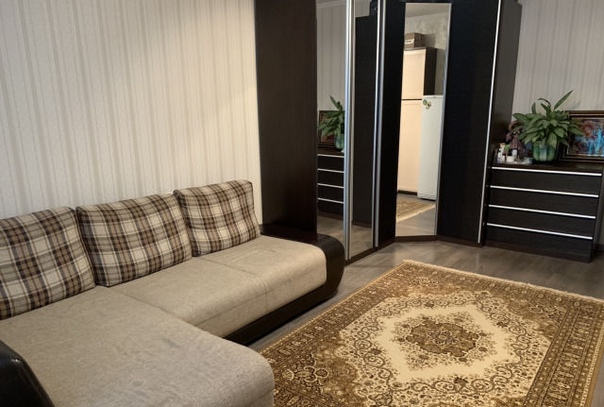 2-к квартира, 54 м, 5/17 эт.<br>Москва, Хорошёвское шоссе, 5к1<br> Беговая (400 м) Хорошевская (1.1 км) Полежаевская (1.3 км)<br>Сдается просторная уютная двухкомнатная квартира. Буквально в минуте от двух станций метро.В квартире имеется вся мебель и техника.Сделан качественный современный ремонт.В комнатах кондиционеры , теплая лоджия. Развитая инфраструктура.Сдается на длительный срок от года .<br>45.000+коммунальные платежи!<br>Звоните 89250240387 - фото Фото: 2-к квартира, 54 м, 5/17 эт.<br>Москва, Хорошёвское шоссе, 5к1<br> Беговая (400 м) Хорошевская (1.1 км) Полежаевская (1.3 км)<br>Сдается просторная уютная двухкомнатная квартира. Буквально в минуте от двух станций метро.В квартире имеется вся мебель и техника.Сделан качественный современный ремонт.В комнатах кондиционеры , теплая лоджия. Развитая инфраструктура.Сдается на длительный срок от года .<br>45.000+коммунальные платежи!<br>Звоните 89250240387