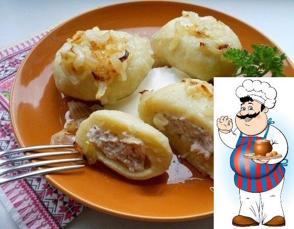 Картофельные галушки с мясом <strong>Ингредиенты:</strong> Для теста: -картофель — 400 г; -мука — 300-350 г; -манная крупа — 2 ст. л.; -яйцо куриное — 1 шт.; -соль — по вкусу. Для начинки: -филе куриное — 250 г;»/></div>
<p><strong>Ингредиенты:</strong> <br />Для теста: <br />-картофель — 400 г; <br />-мука — 300-350 г; <br />-манная крупа — 2 ст. л.; <br />-яйцо куриное — 1 шт.; <br />-соль — по вкусу. <br />Для начинки: <br />-филе куриное — 250 г; <br />-лук репчатый — 1 шт.; <br />-соль, черный молотый перец — по вкусу; <br />-вода холодная — 30 мл; <br />-сметана — для подачи; <br />-жареный лук или сливочное масло — для подачи.
<p><strong>Приготовление:</strong> <br />Картофель очистить, порезать, залить водой и поставить на огонь. Довести до кипения, посолить и варить на медленном огне до готовности. Воду слить, картофель растолочь. Дать полностью остыть. В остывший картофель всыпать манную крупу и добавить яйцо. Перемешать.Всыпать постепенно просеянную муку. </p><div>
<div id=