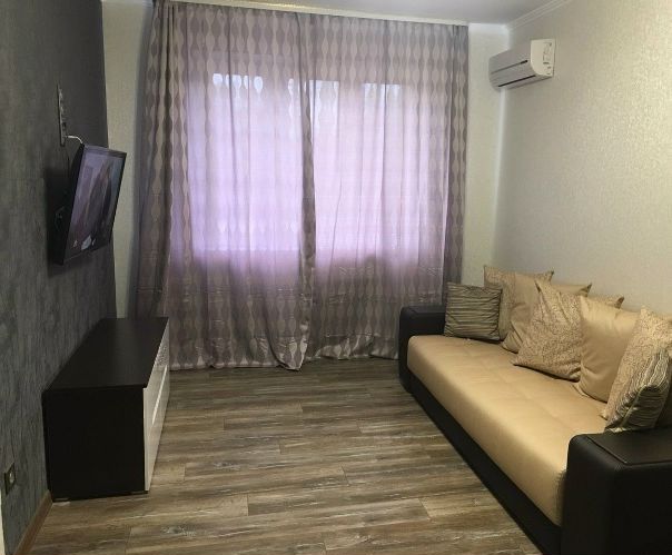м.Кантемировская 500 м <br>Москва, Кантемировская улица, 20к1 <br>Сдается однокомнатную квартиру на длительный срок. Квартира полностью укомплектована ( есть холодильник, телевизор, стиральная машина, микроволновка, кровать шкафы для одежды, кухонный гарнитур). Квартира после хорошего ремонта, ранее никто не проживал, рассмотрим для проживания одного-двух человек, потому что квартира небольшая. Рассмотри так же вариант проживания с детьми или с животными, но на особых условиях. <br>Цена 30.000т.р <br>Звоните +7 (925) 270-82-24 <br>+7(925)552-51-56 - фото Фото: м.Кантемировская 500 м <br>Москва, Кантемировская улица, 20к1 <br>Сдается однокомнатную квартиру на длительный срок. Квартира полностью укомплектована ( есть холодильник, телевизор, стиральная машина, микроволновка, кровать шкафы для одежды, кухонный гарнитур). Квартира после хорошего ремонта, ранее никто не проживал, рассмотрим для проживания одного-двух человек, потому что квартира небольшая. Рассмотри так же вариант проживания с детьми или с животными, но на особых условиях. <br>Цена 30.000т.р <br>Звоните +7 (925) 270-82-24 <br>+7(925)552-51-56