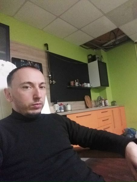 Фото: Добрый день. В поиске уютного жилья. Сниму комнату бюджетом до 15 тыс и в пешей(10-15 мин.) доступности до метро. Так-же рассмотрю варианты 1 комн. кв. до 25 тыс, 2 комн. кв. до 35 тыс. Пишите в лс. Буду рад рассмотреть любые варианты.<br> Богословский