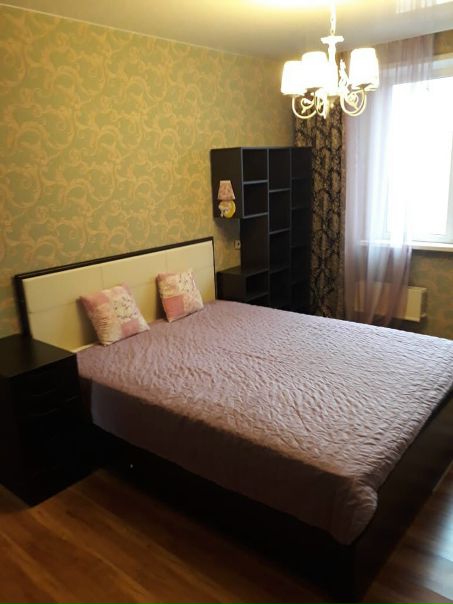 Боровское шоссе, 2 к5, 2 комнатная<br>89995854601<br>89080486923<br>34000 руб<br>Сдам квартиру двухкомнатную общей площадью 52 кв метра, жилая 31, на 6 этаже. В Юго-западном районе метро Говорово. Делали евроремонт. В квартире есть: сейф-дверь, ламинат, натяжные потолки, стеклопакеты, большая лоджия.Полностью мебелированная и с техникой: плазма, стиральная машинка, холодильник, большая новая кровать м ногое другое.Рядом развита вся инфраструктура:школы, больницы, лет садики, магазины, парикмахерские, фитнес центры, и др.Сдадим порядочными чистоплотным, ответственным людям без материальны проблем, без животных.Желательно семье. <br>#арендаквартирвмоскве#снимуквартиру#сдамквартиру#снимуквартирумосква#сдамквартирумосква#арендаквартир#москвааренда#снятьквартирувмоскве#квартиравмоскве#недвижимостьвмоскве#следуй#следуйзамной#подпишись#девушка#девушки#лайки#лайкивзаимно#селфи#привет#инстаграм#супер#инстаграманит#ремонтквартир#инстамода#мода#универ#университет#москва - фото Фото: Боровское шоссе, 2 к5, 2 комнатная<br>89995854601<br>89080486923<br>34000 руб<br>Сдам квартиру двухкомнатную общей площадью 52 кв метра, жилая 31, на 6 этаже. В Юго-западном районе метро Говорово. Делали евроремонт. В квартире есть: сейф-дверь, ламинат, натяжные потолки, стеклопакеты, большая лоджия.Полностью мебелированная и с техникой: плазма, стиральная машинка, холодильник, большая новая кровать м ногое другое.Рядом развита вся инфраструктура:школы, больницы, лет садики, магазины, парикмахерские, фитнес центры, и др.Сдадим порядочными чистоплотным, ответственным людям без материальны проблем, без животных.Желательно семье. <br>#арендаквартирвмоскве#снимуквартиру#сдамквартиру#снимуквартирумосква#сдамквартирумосква#арендаквартир#москвааренда#снятьквартирувмоскве#квартиравмоскве#недвижимостьвмоскве#следуй#следуйзамной#подпишись#девушка#девушки#лайки#лайкивзаимно#селфи#привет#инстаграм#супер#инстаграманит#ремонтквартир#инстамода#мода#универ#университет#москва