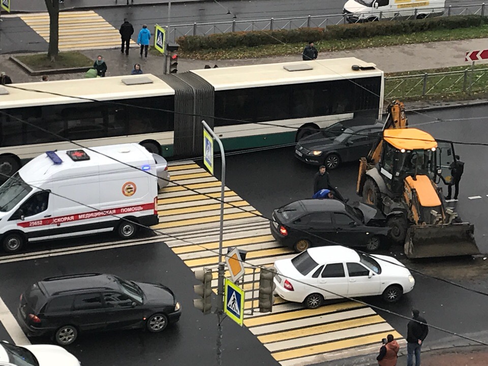Стас Барецкий в ДТП с трактором на проспекте Ветеранов получил травмы средней степени тяжести. Подробности (фото)
