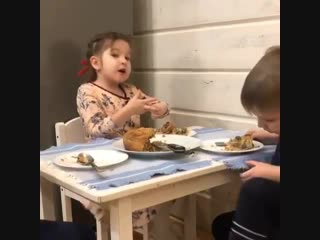 Йәйә, Гүмәч, Әнвәр - ашаганда әзрәк ярый сөйләшергә