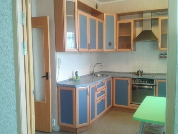 Фото: м. Новые Черемушки/ Новочеремушкинская. 59к1 <br>Стоимость 28.000 <br>Звоните 8-926-409-25-19 <br> <br>Сдается квартира на длительный срок, есть все необходимое для проживания, чистый подъезд, консьерж, коммунальные платежи включены (кроме счетчиков). Вся мебель и техника новая. Гардеробная. Высокий этаж, красивый вид. Оперативный показ.