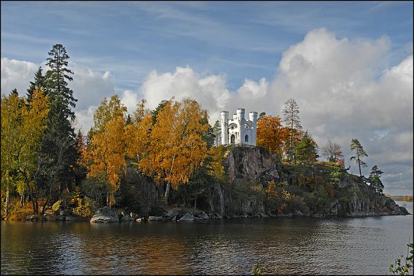 Загадочный Выборг. Парк Монрепо. Остров Смерти. Остров-некрополь Людвигштайн (или Остров Смерти), семейная усыпальница нескольких поколений рода баронов Николаи (1788-1943 гг). При Павле