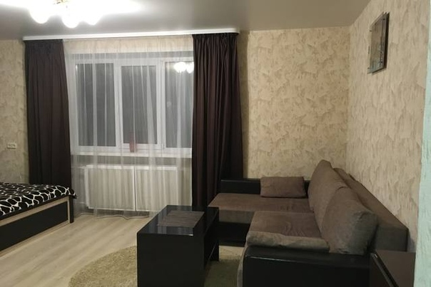 м.ВДНХ 700 м <br>Москва, улица Космонавтов, 10к2 <br>Сдается светлая однокомнатная квартира в тихом районе. <br>В квартире есть вся мебель и техника, необходимая для комфортной жизни. <br>Кровать, шкаф, стол, кабельное TV, все новое, есть балкон. На кухне есть плита, холодильник, свч, стиралка. <br>Соседи вежливые, рядом супермаркеты и место под парковку, детский садик, торговый комплекс. <br>Квартира сдается на длительный срок, аккуратным людям. Стоят счетчики. <br>Цена 26.000т.р <br>+7(925)270-82-24 Роберт - фото Фото: м.ВДНХ 700 м <br>Москва, улица Космонавтов, 10к2 <br>Сдается светлая однокомнатная квартира в тихом районе. <br>В квартире есть вся мебель и техника, необходимая для комфортной жизни. <br>Кровать, шкаф, стол, кабельное TV, все новое, есть балкон. На кухне есть плита, холодильник, свч, стиралка. <br>Соседи вежливые, рядом супермаркеты и место под парковку, детский садик, торговый комплекс. <br>Квартира сдается на длительный срок, аккуратным людям. Стоят счетчики. <br>Цена 26.000т.р <br>+7(925)270-82-24 Роберт