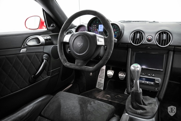 Очень редкие : CTR3 `2007 Двигатель: 3.8 B6. Twin-Turbo / турбины Мощность: 700 л.с. при 7 000 об/мин Крутящий момент: 890 Нм при 4 000 об/мин Трансмиссия: Механика 6 ступ. Макс. скорость: 380