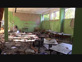 Выбитые стёкла и брошенные в панике вещи: видео из керченского колледжа после нападения