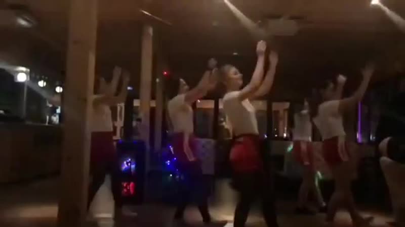 Самбистки танцуют
