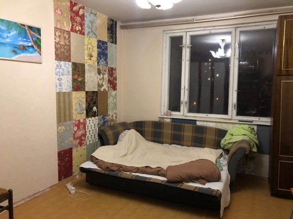 Сдам комнату в 3-х комнатной квартире на длительный срок. комната смежная, но вход отгорожен, с соседями не пересекаетесь. <br>Заселение 18 декабря! Срочно!<br>Для 1 человека (м/ж). 27-45 лет, не курящего, без животных. В соседних комнатах проживают 2 девушки. Есть маленькая собака йорик, почти всегда закрыта. <br>Стоимость комнаты 17 000 руб с учетом коммунальных платежей. <br>Залог 10 000 руб при заселении. Просмотр и звонки вечером к 20-00.<br>Собственник.<br><br> Павловская - фото Фото: Сдам комнату в 3-х комнатной квартире на длительный срок. комната смежная, но вход отгорожен, с соседями не пересекаетесь. <br>Заселение 18 декабря! Срочно!<br>Для 1 человека (м/ж). 27-45 лет, не курящего, без животных. В соседних комнатах проживают 2 девушки. Есть маленькая собака йорик, почти всегда закрыта. <br>Стоимость комнаты 17 000 руб с учетом коммунальных платежей. <br>Залог 10 000 руб при заселении. Просмотр и звонки вечером к 20-00.<br>Собственник.<br><br> Павловская