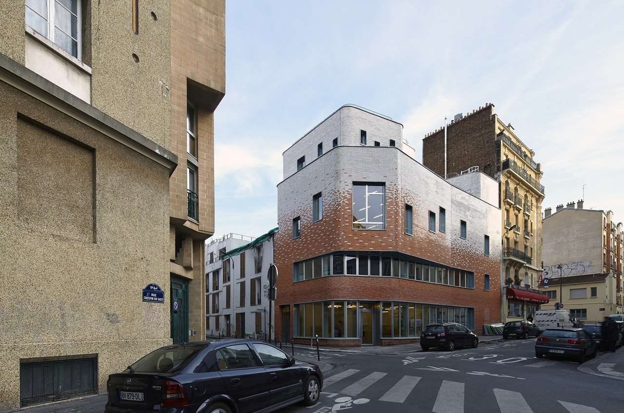 Dumont Legrand Architects / The Victor Gelez Community Centre