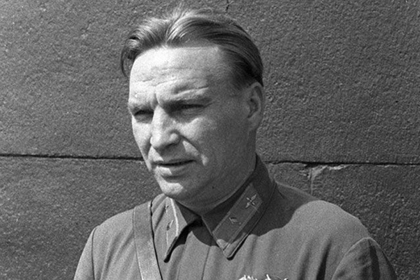 80 лет назад, 15 декабря 1938 года при проведении испытательного полета нового истребителя «И-180» погиб Валерий Павлович Чкалов. По результатам проверки летчик сделал все возможное, чтобы отвести самолет от жилых строений.
