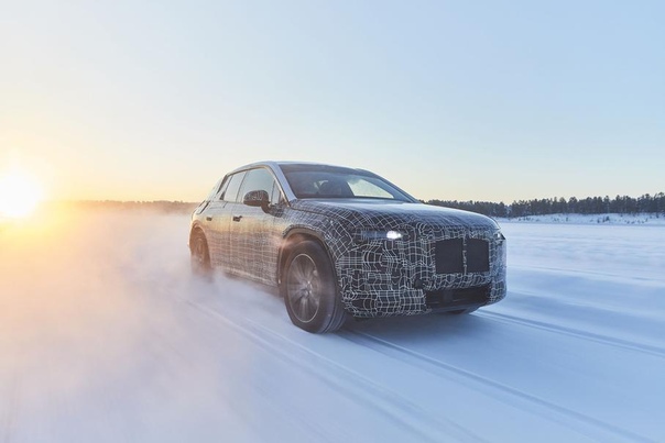 MW начала зимние испытания электрического кроссовера iNEXT. Компания BMW рассказала, как проходят зимние испытания ходового прототипа электрического кроссовера iNEXT на полигоне в шведском