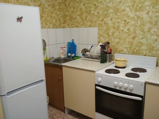 Риелторов просьба не беспокоить.<br>Здравствуйте.<br>Я собственник. В связи с переездом сдадим двушку 52 м.кв. по адресу Авиаторов 5. На длительный срок.<br>Метро: Саларьево, Раменки. <br>Скоро достроится своё метро на расстоянии 1км от дома.<br>В квартире имеется холодильник, стиральная машинка, плита стационарная, микроволновка, мультиварка, электро-чайник, диван, кровать и пара столов. Все что на фото. Плюс Wi-fi и интернет 100 Мбит. <br>По вопросам звоните 89261099147.<br>Всем спасибо.<br> Евгений - фото Фото: Риелторов просьба не беспокоить.<br>Здравствуйте.<br>Я собственник. В связи с переездом сдадим двушку 52 м.кв. по адресу Авиаторов 5. На длительный срок.<br>Метро: Саларьево, Раменки. <br>Скоро достроится своё метро на расстоянии 1км от дома.<br>В квартире имеется холодильник, стиральная машинка, плита стационарная, микроволновка, мультиварка, электро-чайник, диван, кровать и пара столов. Все что на фото. Плюс Wi-fi и интернет 100 Мбит. <br>По вопросам звоните 89261099147.<br>Всем спасибо.<br> Евгений