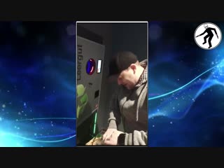 Ян спалил petrento нищеброда, как тот сдает бутылки..