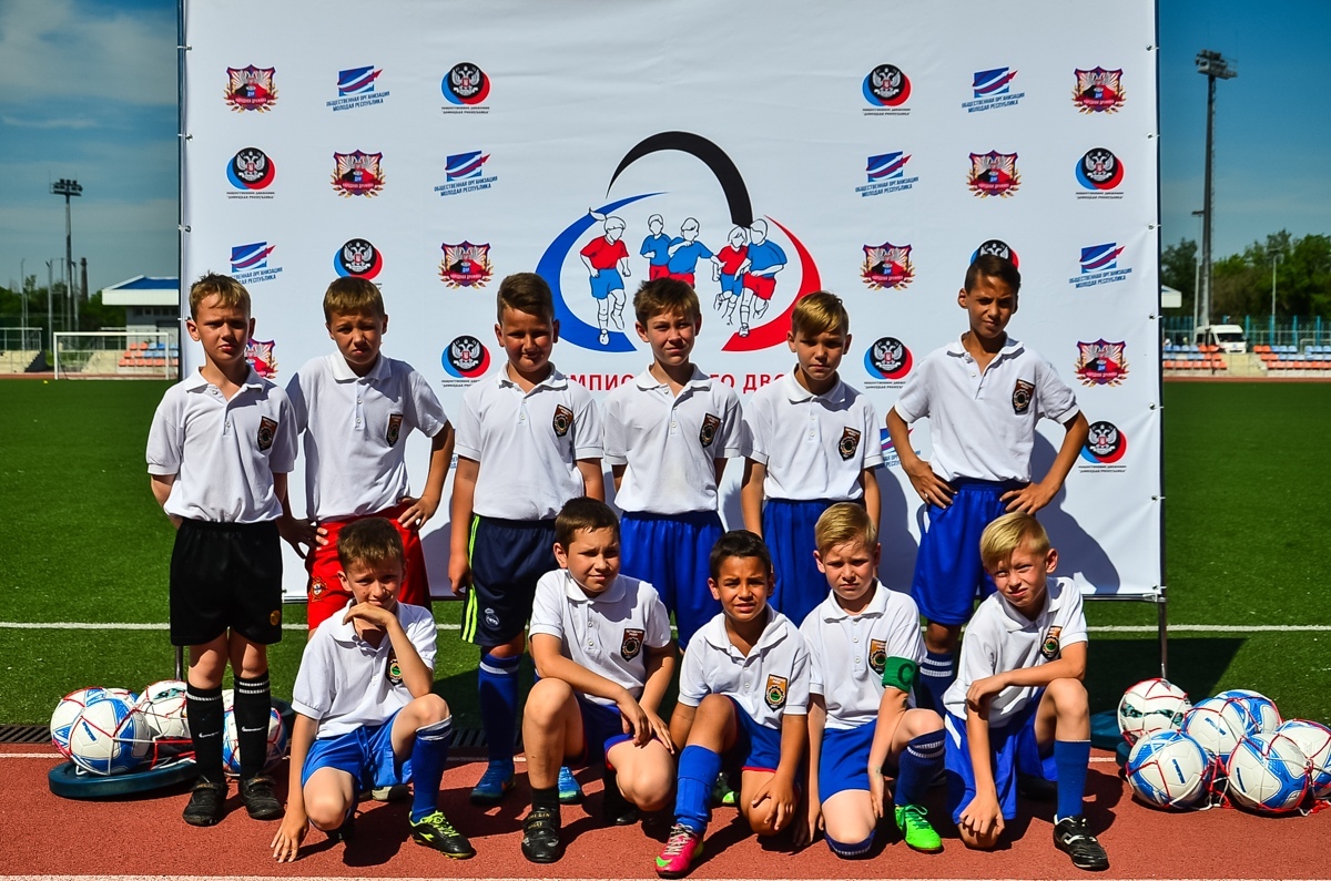 На стадионе СК «Кировец» состоялось торжественное открытие Республиканского турнира «Лига дворового футбола»