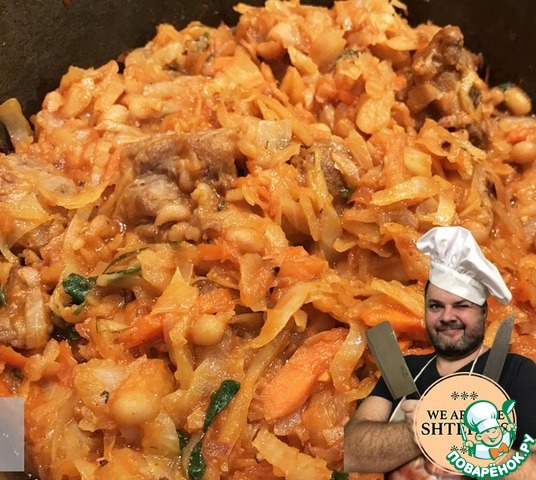 Тушеная капуста с мясом и фасолью
