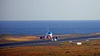Airport Live - Online HD Streaming Webcam from Lanzarote (Canary Islands, Spain)