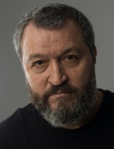 actor Рамиль Сабитов. Сабитов Рамиль Абдулахатович (родился 17 августа 1960 года) - российский актер кино, режиссер. Биография. Детство. Будущий актер родился летом 1960 года в татарском селе