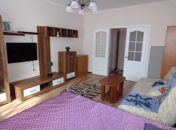 СОБСТВЕННИК<br>СДАМ<br>1-комнатная квартира, 33 кв. м, комната – 18 кв. м, кухня – 6 кв. м, су - раздельный<br>Приморский район, метро Пионерская, ул. Аэродромная (700м до метро, 250 м до остановки общественного транспорта – можно быстро добраться до станций Старая деревня и Комендантский проспект)<br>Тихая зеленая улица, рядом сквер, открытая охраняемая парковка, супермаркет 24 часа, несколько гипермаркетов <br>Квартира в хорошем состоянии - везде стеклопакеты, утепленный застекленный балкон<br>Полностью меблирована – смотрите фото .<br>Техника – холодильник, газовая плита с духовкой, стиральная машина,тв,микроволновая печь .Интернет -беспроводной wi fi.<br>Цена – 14,000./мес. + КУ (без торга)<br>Договор аренды заключается .<br>Звоните +7 9523828760– Ирина Отвечу на Ваши вопросы - фото Фото: СОБСТВЕННИК<br>СДАМ<br>1-комнатная квартира, 33 кв. м, комната – 18 кв. м, кухня – 6 кв. м, су - раздельный<br>Приморский район, метро Пионерская, ул. Аэродромная (700м до метро, 250 м до остановки общественного транспорта – можно быстро добраться до станций Старая деревня и Комендантский проспект)<br>Тихая зеленая улица, рядом сквер, открытая охраняемая парковка, супермаркет 24 часа, несколько гипермаркетов <br>Квартира в хорошем состоянии - везде стеклопакеты, утепленный застекленный балкон<br>Полностью меблирована – смотрите фото .<br>Техника – холодильник, газовая плита с духовкой, стиральная машина,тв,микроволновая печь .Интернет -беспроводной wi fi.<br>Цена – 14,000./мес. + КУ (без торга)<br>Договор аренды заключается .<br>Звоните +7 9523828760– Ирина Отвечу на Ваши вопросы