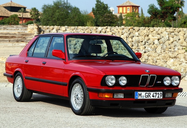BMW M5 (E28) 