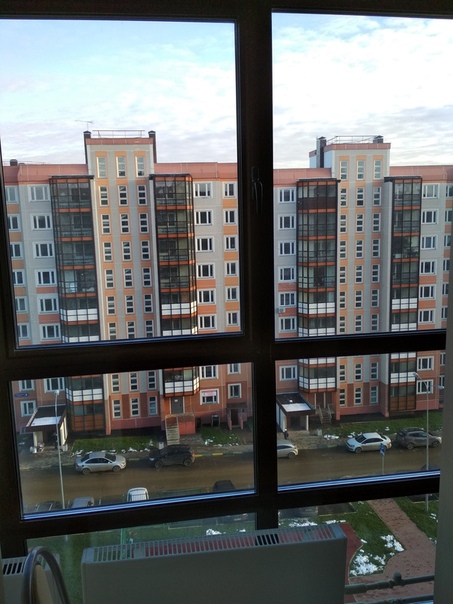 Краткосрочная аренда- от 5 до 60 дней. <br>Новостройка ЖК Государев дом, дом был сдан год назад- у всех соседей уже сделаны ремонты. в квартире тихо. Свежий ремонт, панорамное остекление в пол, теплый балкон. Санузел полностью в плитке с полноценной ванной. Идеально для 1-2 человек. <br> <br>В стоимость вrлючены: cвежее постельное белье, полотенца, есть все необходимое для душа, стирки и приготовления пищи. <br>В шаговой доступности: гипермаркет Лента, пекарни, пивная, дом быта, детские и спортивные площадки. <br> <br>Цена 1000-2000 за день в зависимости от срока аренды и количества проживающих. Залог. <br>Для брони пишите в личку. - фото Фото: Краткосрочная аренда- от 5 до 60 дней. <br>Новостройка ЖК Государев дом, дом был сдан год назад- у всех соседей уже сделаны ремонты. в квартире тихо. Свежий ремонт, панорамное остекление в пол, теплый балкон. Санузел полностью в плитке с полноценной ванной. Идеально для 1-2 человек. <br> <br>В стоимость вrлючены: cвежее постельное белье, полотенца, есть все необходимое для душа, стирки и приготовления пищи. <br>В шаговой доступности: гипермаркет Лента, пекарни, пивная, дом быта, детские и спортивные площадки. <br> <br>Цена 1000-2000 за день в зависимости от срока аренды и количества проживающих. Залог. <br>Для брони пишите в личку.