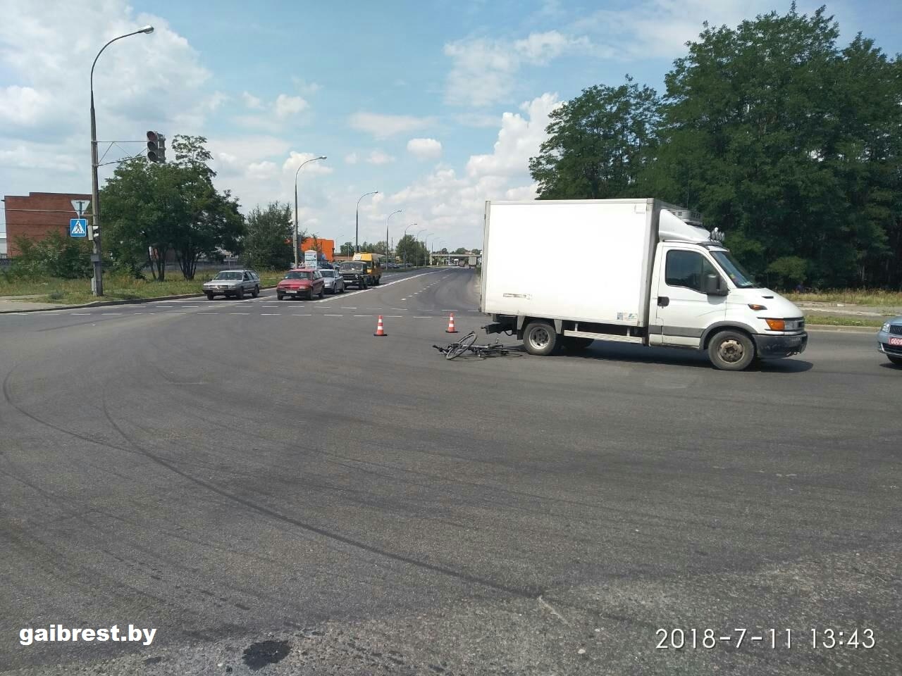 Велосипедист попал под камаз