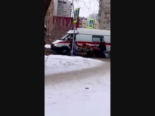 Последствия ДТП с пешеходом на Бульваре Архитекторов (18.01.2019)