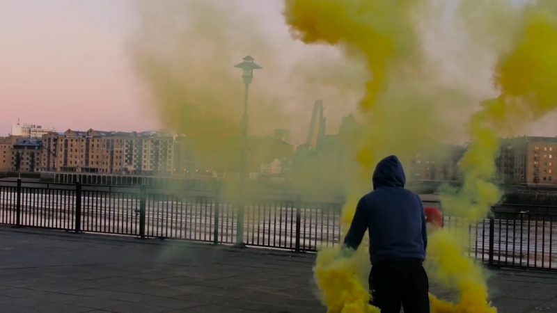 SMOKE_GRENADES_MEET_BREAKDANCING_