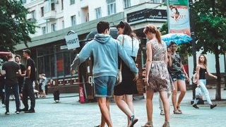 лапаю чужих девушек ОБОЗНАЛСЯ