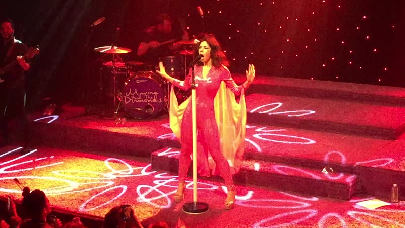 Marina The Diamonds (Den Haag 2016)