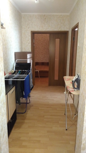 Метро Бульвар Дмитрия Донского, ул. Крымская,9к1.<br>Сдается койко-место в двухкомнатной квартире для одной ДЕВУШКИ! В одной комнате живут 2 девочки( все работают), во второй-я с мужем( детей нет!). Квартира новая чистая, мебель вся есть( новая), и все, что нужно для проживания имеется( стиральная машина, микроволновка, холодильник, утюг, посуда и т.д.). Дом находится недалеко от метро, в 10 минутах на транспорте. Остановка также рядом с домом.<br>Требования: Чистоплотность!<br>Оплата: 8000р.<br>Можно писать в личку, либо звонить по номеру: 8-977-557-17-33 - фото Фото: Метро Бульвар Дмитрия Донского, ул. Крымская,9к1.<br>Сдается койко-место в двухкомнатной квартире для одной ДЕВУШКИ! В одной комнате живут 2 девочки( все работают), во второй-я с мужем( детей нет!). Квартира новая чистая, мебель вся есть( новая), и все, что нужно для проживания имеется( стиральная машина, микроволновка, холодильник, утюг, посуда и т.д.). Дом находится недалеко от метро, в 10 минутах на транспорте. Остановка также рядом с домом.<br>Требования: Чистоплотность!<br>Оплата: 8000р.<br>Можно писать в личку, либо звонить по номеру: 8-977-557-17-33